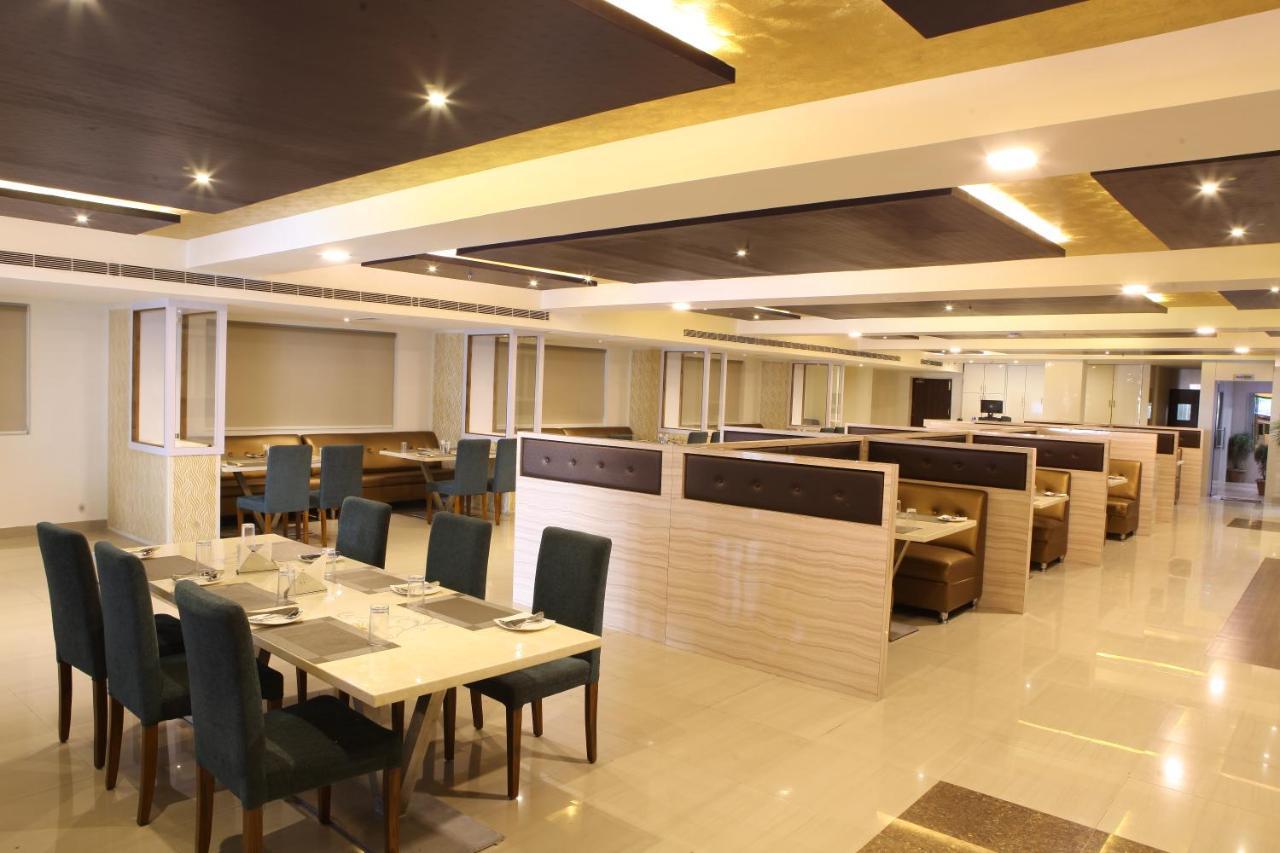 Nova Pride Hotel Hyderabad Exteriör bild