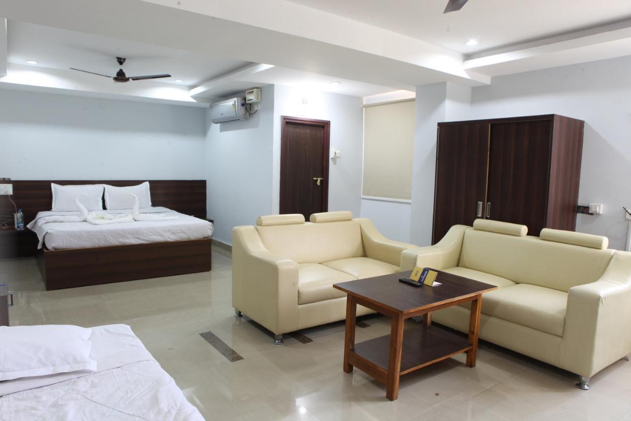Nova Pride Hotel Hyderabad Exteriör bild