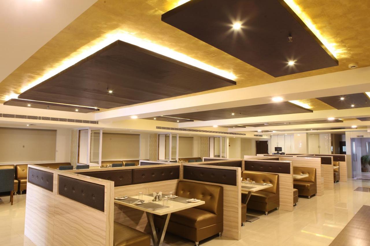 Nova Pride Hotel Hyderabad Exteriör bild