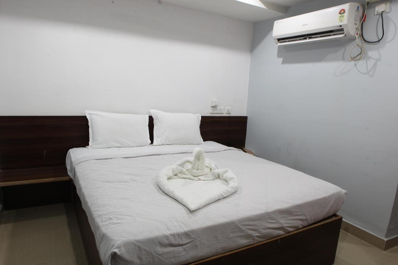Nova Pride Hotel Hyderabad Exteriör bild