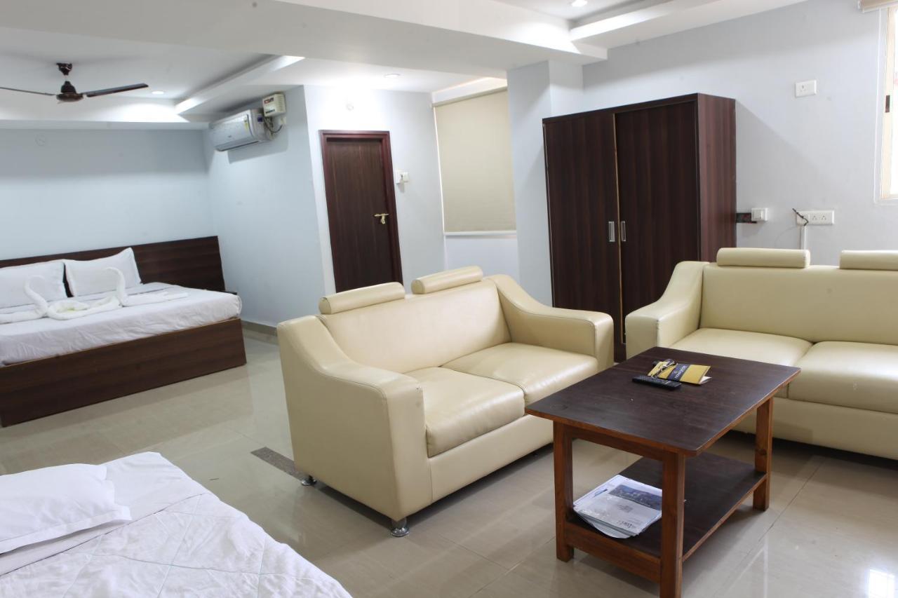 Nova Pride Hotel Hyderabad Exteriör bild